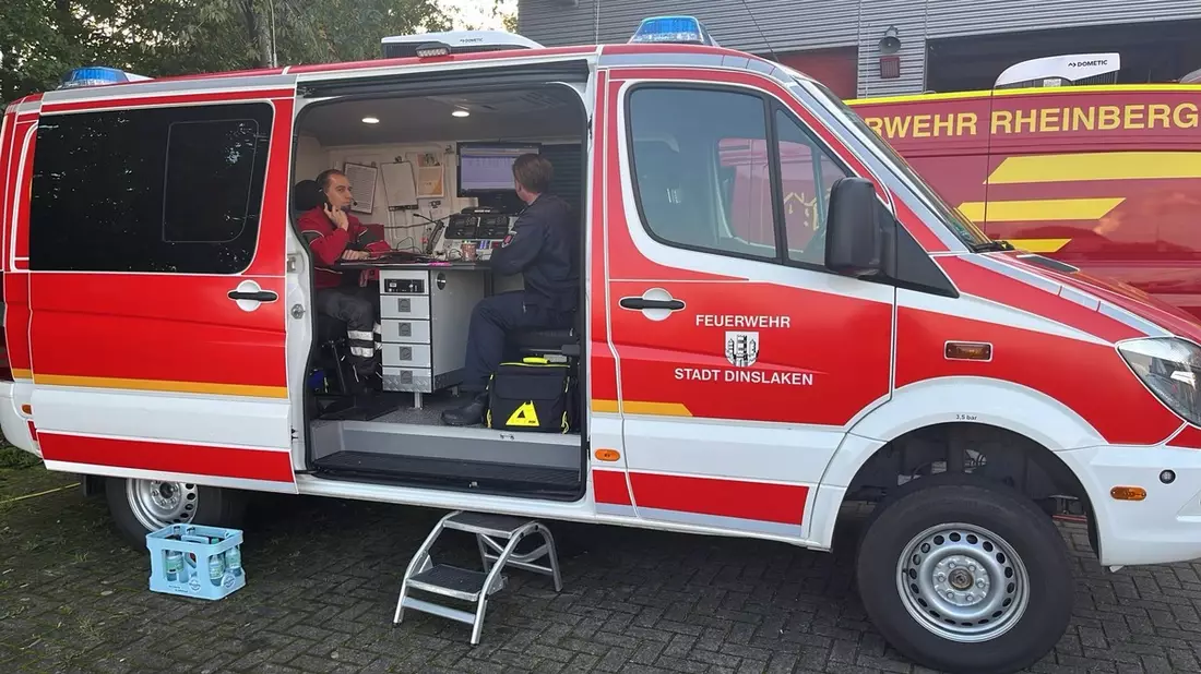 FW Dinslaken: Patiententransportzug 10 im Einsatz - Bild: presseportal.de