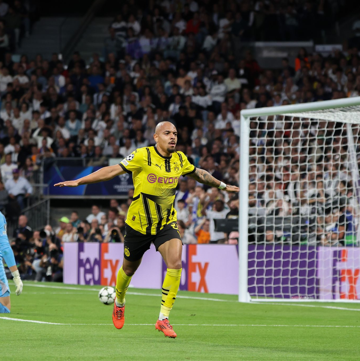 Traf zum 1:0 für Dortmund: Der Niederländer Donyell Malen. - Foto: David Canales/dpa