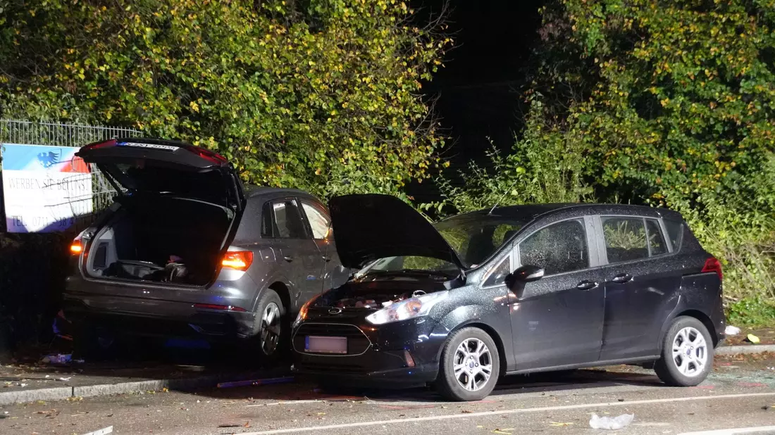 Der Fahrer eines Unfall mit drei Toten will sich nicht äußern.  - Bild: SDMG/dpa