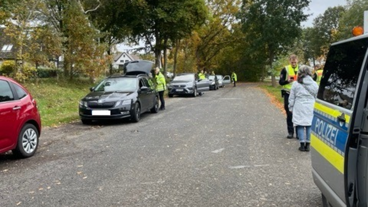 POL-CUX: Bekämpfung von Hauptunfallursachen - Nach Schwerpunktkontrollen des Kommissariats Geestland am 21 und 22 Oktober 2024 durften einige Fahrzeugführer ihre Fahrt nicht fortsetzen - Foto: presseportal.de