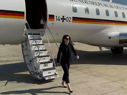 Außenministerin Baerbock wirbt im Libanon für eine Deeskalation des Konflikts zwischen der Schiitenmiliz Hisbollah und Israel.  - Foto: Jörg Blank/dpa