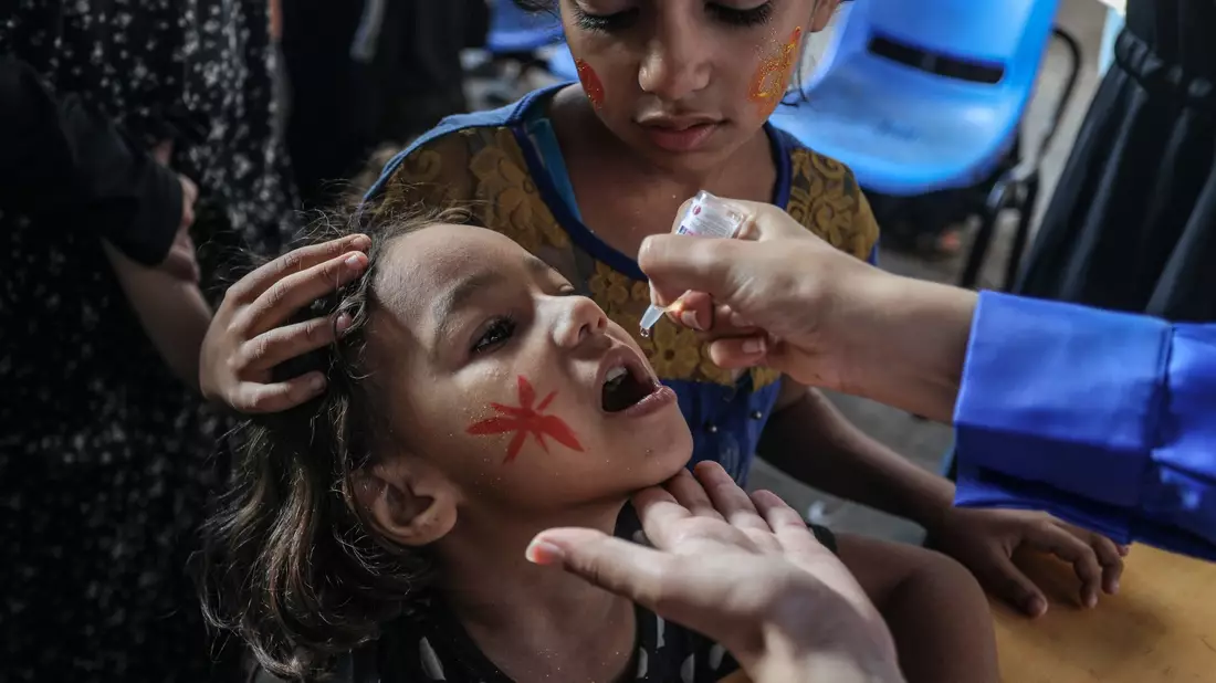 Bombardierungen und Vertreibungen stoppen die Polio-Impfkampagne. (Archivbild) - Bild: Abed Rahim Khatib/dpa