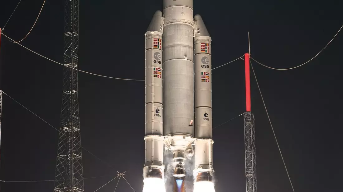 Die Gründe für den Verlust des Intelsat-Satelliten 33e sind unklar (Archivbild) - Bild: picture alliance / dpa
