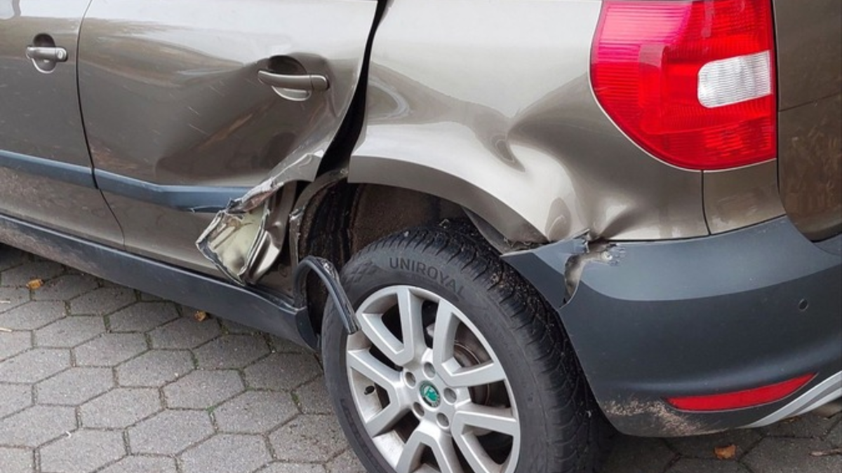 POL-RZ: Verkehrsunfallflucht - Zeugen gesucht!!! - Foto: presseportal.de