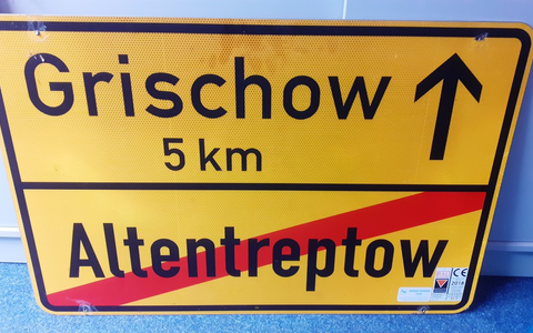 POL-NB: Ortsschilder von Altentreptow wieder da - Foto: presseportal.de