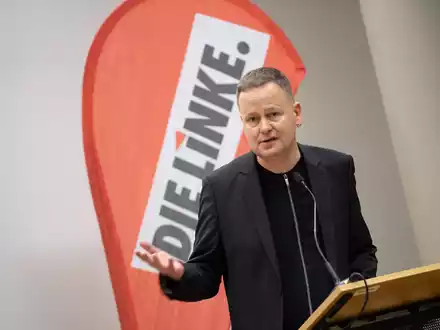 Hat nach einem Eklat die Linke verlassen: Der ehemalige Senator Klaus Lederer. (Archivbild) - Foto: Paul Zinken/dpa
