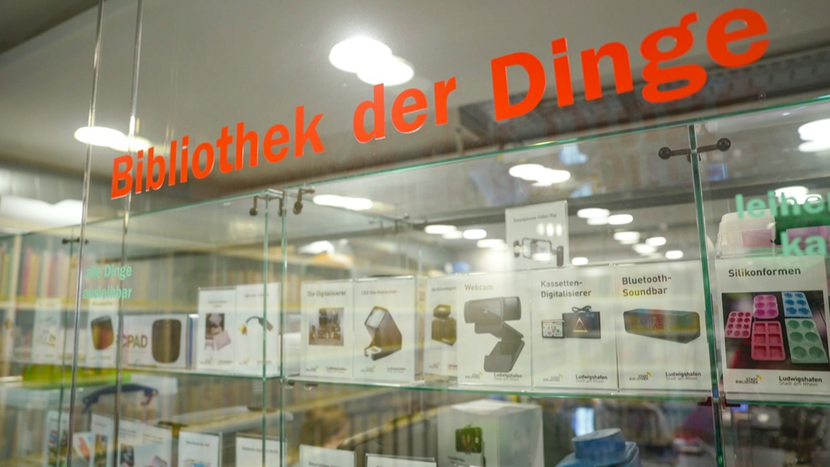 Nähmaschine und 3D-Drucker aus der Stadtbibliothek leihen? - Foto: presseportal.de