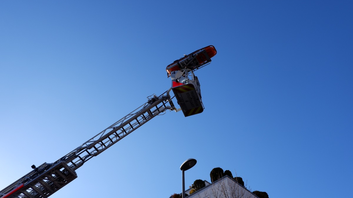 FW Stuttgart: Küchenbrand mit schwerverletzter Person - Foto: presseportal.de