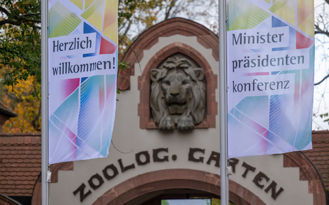 Die Regierungschefs der Länder beraten über Migration und die Rundfunkfinanzierung. (Archivfoto) - Foto: Hendrik Schmidt/dpa