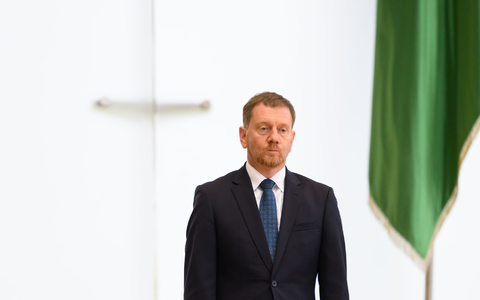 Sachsen Ministerpräsident Michael Kretschmer (CDU) hält die Zahl der ankommenden Flüchtlinge für zu hoch. (Archivbild) - Foto: Robert Michael/dpa
