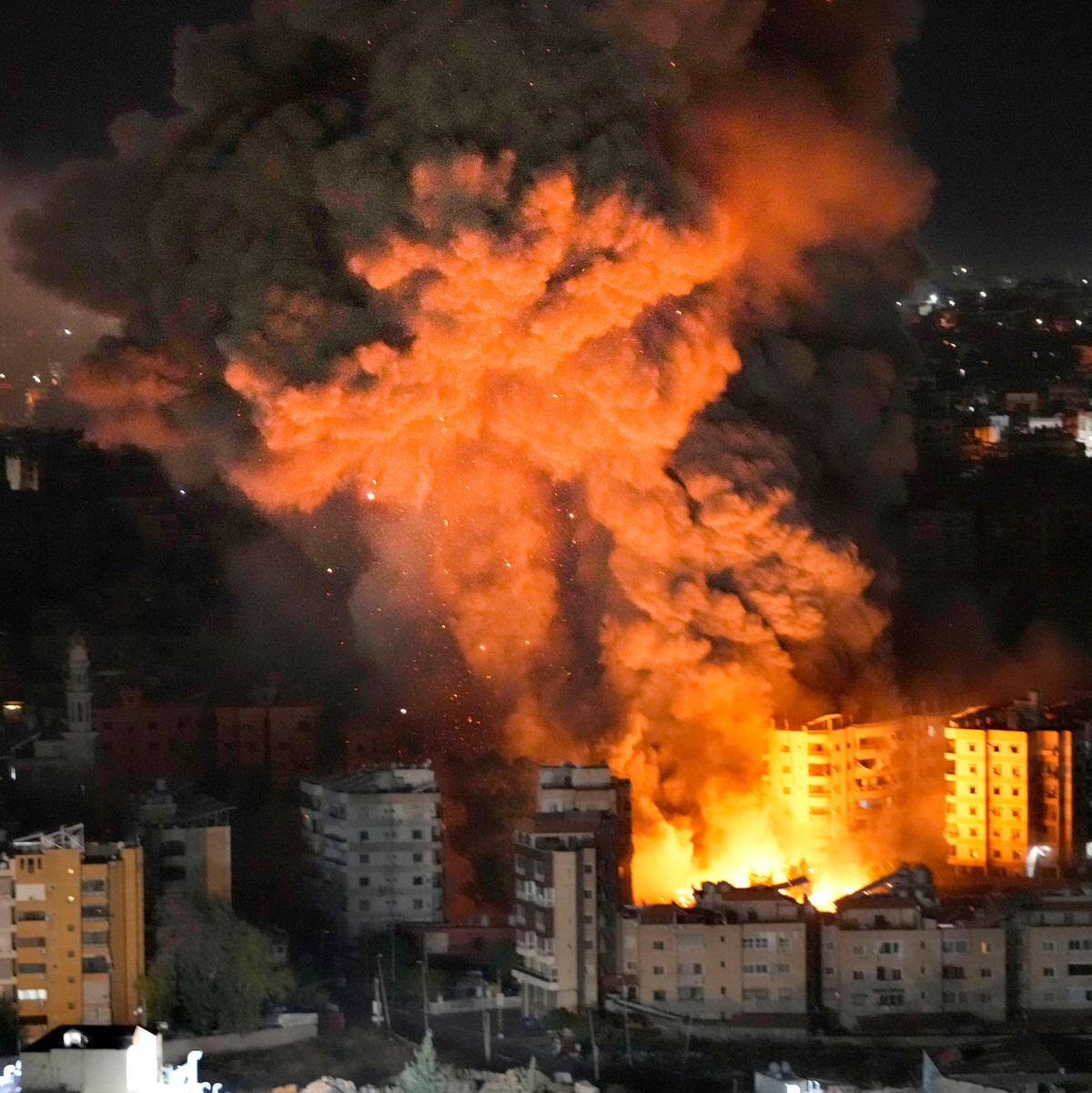 Erneut werden die Vororte von Beirut Ziel von Luftangriffen.  - Foto: Hussein Malla/AP/dpa