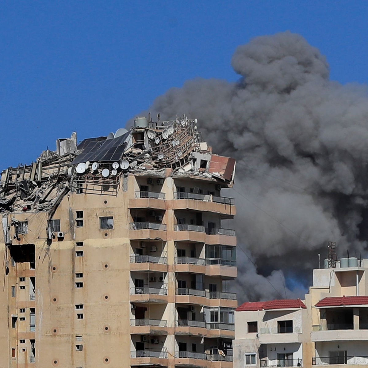 Israel greift weiter die Hisbollah im Libanon an.  - Foto: Mohammad Zaatari/AP