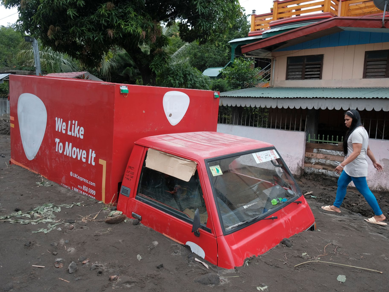 Vom Vulkan Mayon gingen Schlammlawinen nieder. - Foto: John Michael Magdasoc/AP