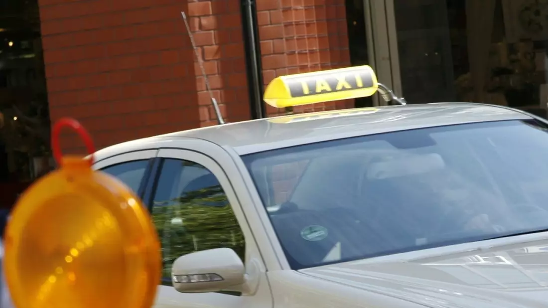 HZA-LÖ: Selbstanzeige im Taxigewerbe führt zu umfangreichen Ermittlungen - Bild: presseportal.de