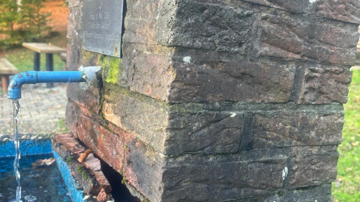 POL-PDKL: Brunnen Vogelquelle beschädigt - Foto: presseportal.de