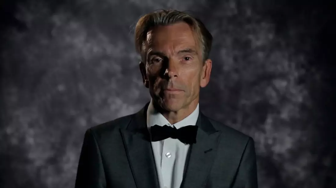 Die 007-Faszination von Gunnar Bond James Schäfer hat auch mit seinem verschwundenen Vater zu tun. - Bild: Rene Pannevis/The Other Fellow Ltd/Journeyman Pictures/dpa