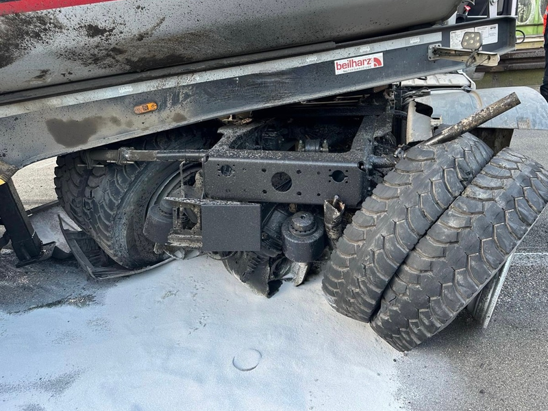 FW-Langenfeld: Nicht alltäglicher Unfall in der Baustelle - Foto: presseportal.de