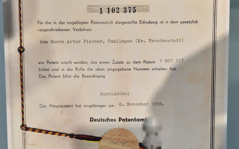 Ein Beispiel fĂŒr die KreativitĂ€t feier Erfinder: Der von Anton Fischer entwickelte SpreizdĂŒbel - Foto: picture alliance / dpa Ein Beispiel fĂŒr die KreativitĂ€t feier Erfinder: Der von Anton Fischer entwickelte SpreizdĂŒbel - Foto: picture alliance / dpa