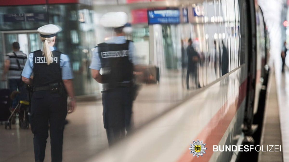 Bundespolizeidirektion München: Ohne Ticket und mit geklautem Roller / 36-Jähriger 