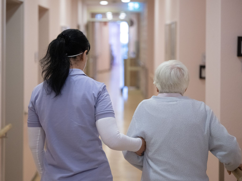Nach Ansicht von Sozialwissenschaftlern sind die Hürden für ukrainische Geflüchtete bei der Jobsuche teils zu hoch (Symbolbild). - Foto: Sebastian Gollnow/dpa