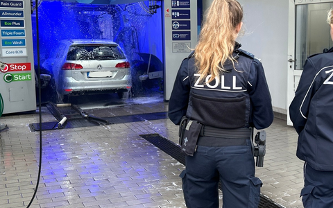 HZA-MS: Hauptzollamt Münster prüft Mindestlohn Münsteraner Zöllner beteiligen sich an europaweiten Aktionstagen - Foto: presseportal.de HZA-MS: Hauptzollamt Münster prüft Mindestlohn Münsteraner Zöllner beteiligen sich an europaweiten Aktionstagen - Foto: presseportal.de