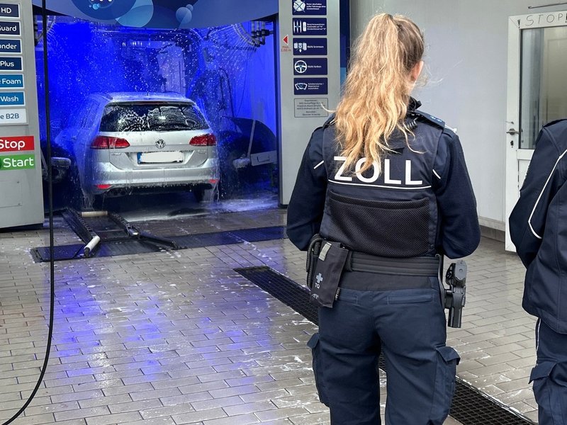 HZA-MS: Hauptzollamt Münster prüft Mindestlohn Münsteraner Zöllner beteiligen sich an europaweiten Aktionstagen - Foto: presseportal.de