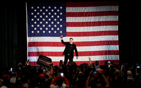 An einer ähnlichen Mütze wie dieser entzündete sich der Streit am Flughafen Heathrow. (Archivbild) - Foto: Matt Rourke/AP/dpa