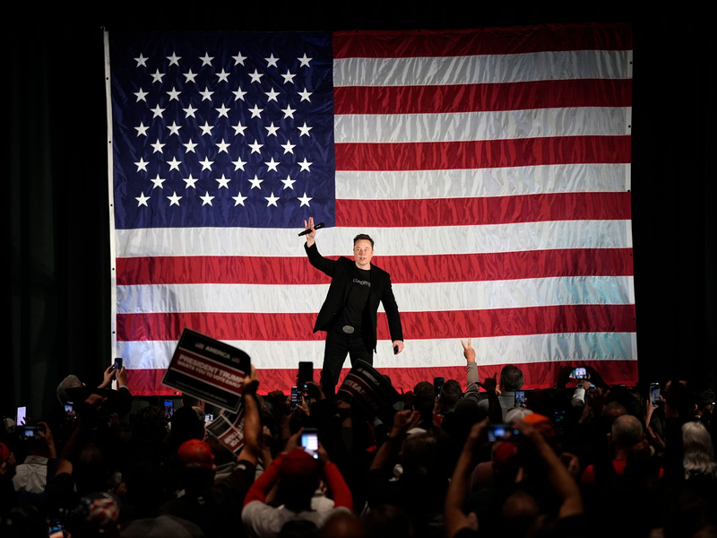An einer ähnlichen Mütze wie dieser entzündete sich der Streit am Flughafen Heathrow. (Archivbild) - Foto: Matt Rourke/AP/dpa