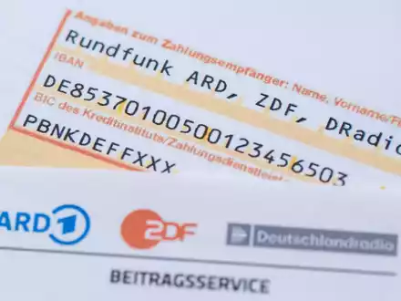 In Leipzig beraten die Regierungschefs der Länder über die Zukunft des öffentlich-rechtlichen Rundfunks (Archivbild). - Foto: Sebastian Kahnert/dpa