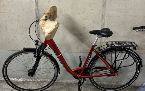 POL-DA: Erzhausen: Polizei sucht Besitzer zweier sichergestellter Fahrräder / Weißes Mountainbike und rotes Damenrad - Foto: presseportal.de