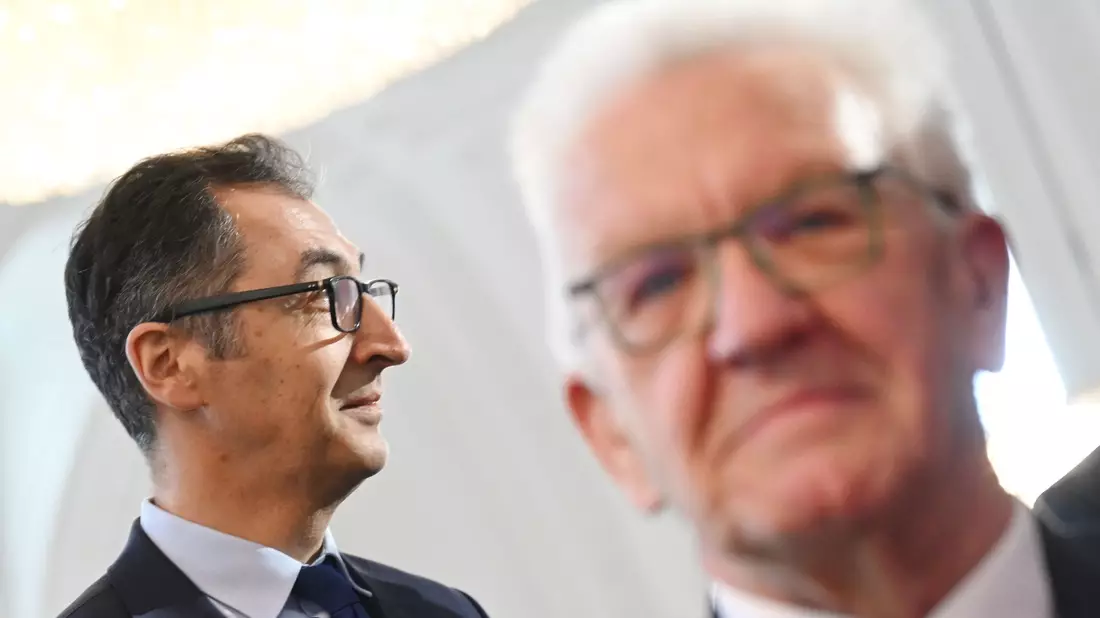 Will die Grünen in Baden-Württemberg in die nächste Landtagswahl führen: Cem Özdemir (Archivbild) - Bild: Marijan Murat/dpa