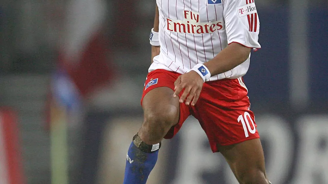 Als HSV-Profi sah Vincent Kompany einst in Bochum die Rote Karte. - Bild: Sebastian Widmann/dpa