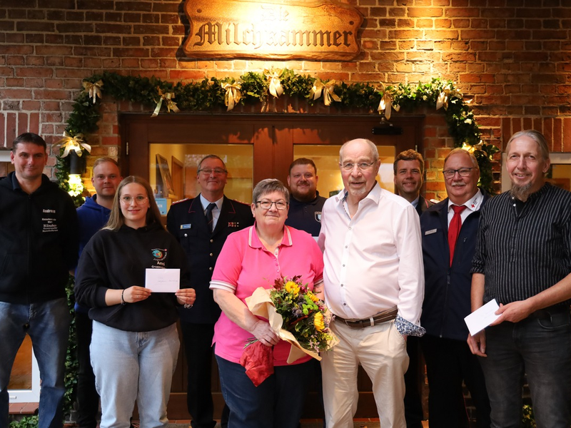 FW Hambühren: Spendensammlung auf Goldener Hochzeit unterstützt ehrenamtliche Nachwuchsarbeit - Foto: presseportal.de