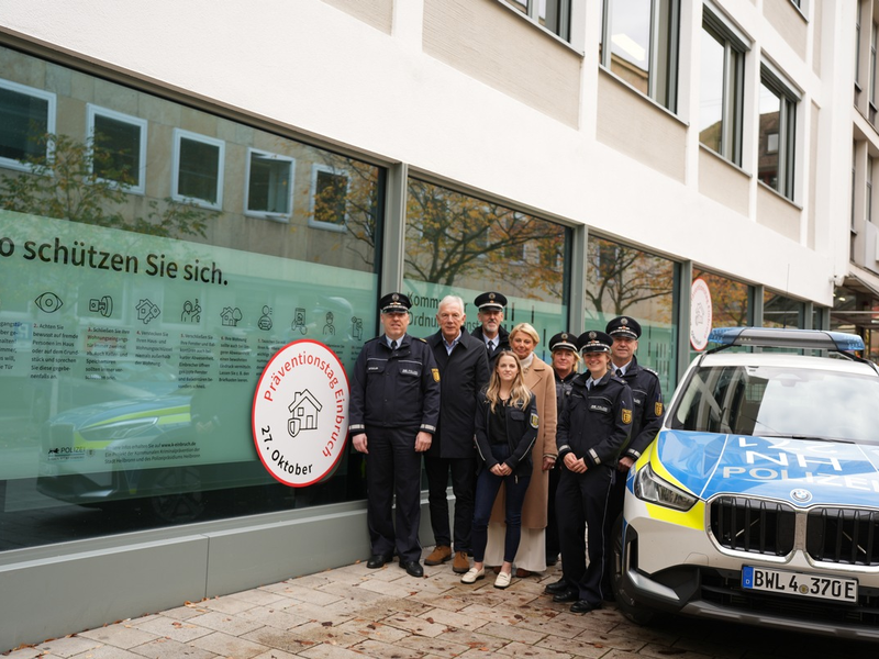 POL-HN: Das Polizeipräsidium Heilbronn informiert in der Heilbronner Innenstadt zum Einbruchschutz, Einweihung Schaufenster KOD Gebäude - Foto: presseportal.de