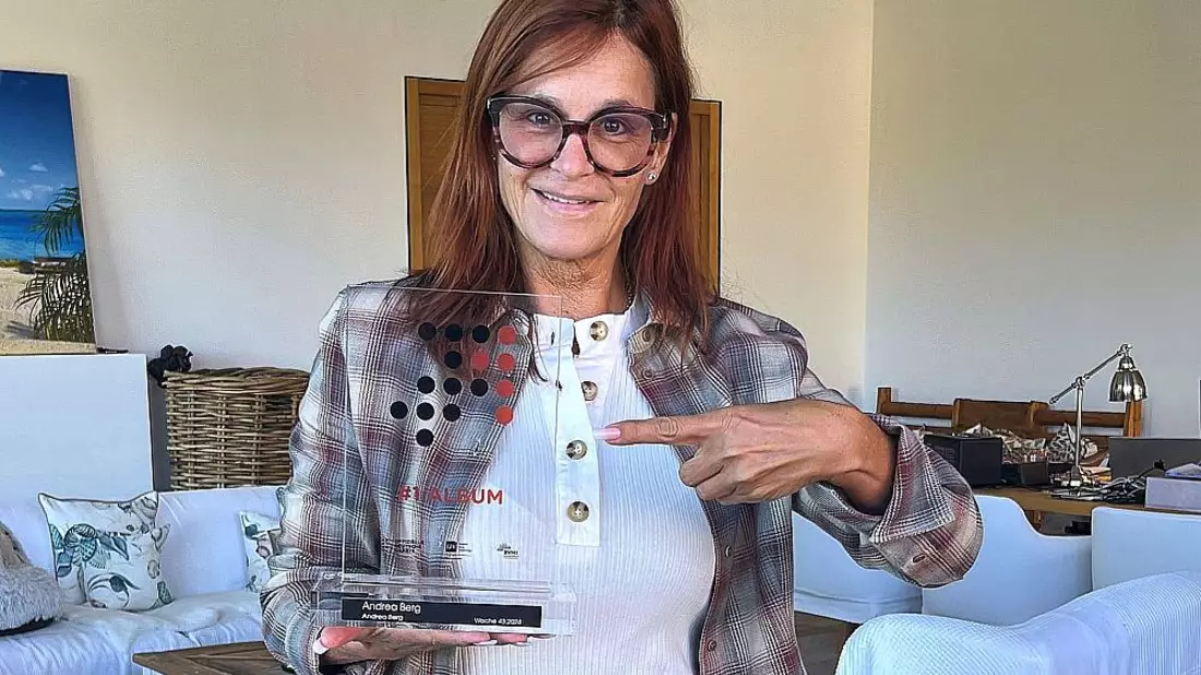 Andrea Berg mit dem Nummer 1 Award am 25.10.2024 - Bild: Bergrecords,  Text: über dts Nachrichtenagentur