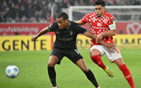 Der Mainzer Jonathan Burkardt musste gegen Gladbach früh ausgewechselt werden. - Foto: Torsten Silz/dpa