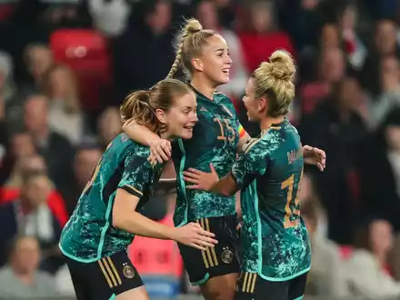 Spielmacherin Linda Dallmann drehte gegen England mächtig auf. - Foto: Izzy Poles/News Images via ZUMA Press Wire/dpa