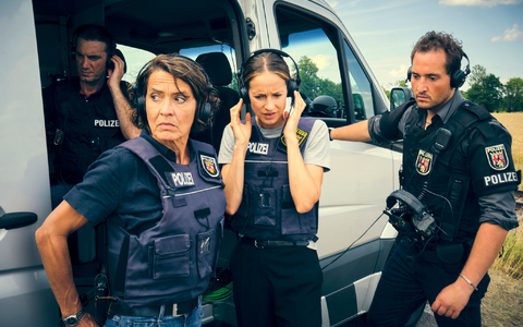 Eine Geiselnahme beschäftigt TV-Kommissarin Lena Odenthal. - Foto: Benoît Linder/SWR /dpa