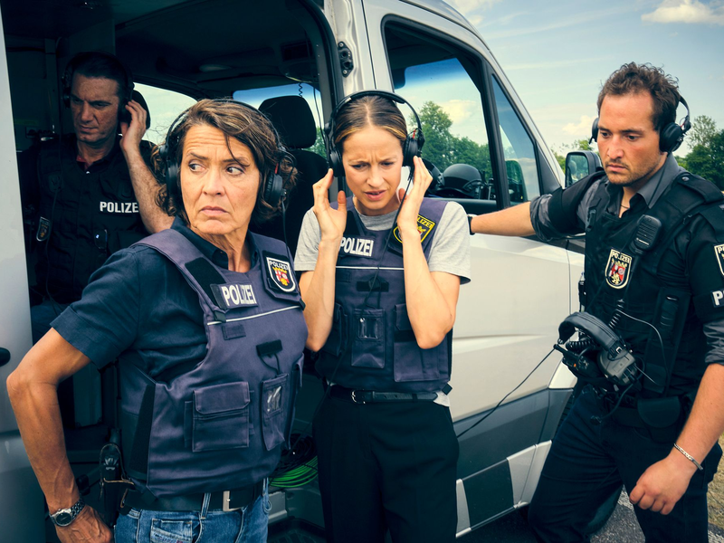 Eine Geiselnahme beschäftigt TV-Kommissarin Lena Odenthal. - Foto: Benoît Linder/SWR /dpa