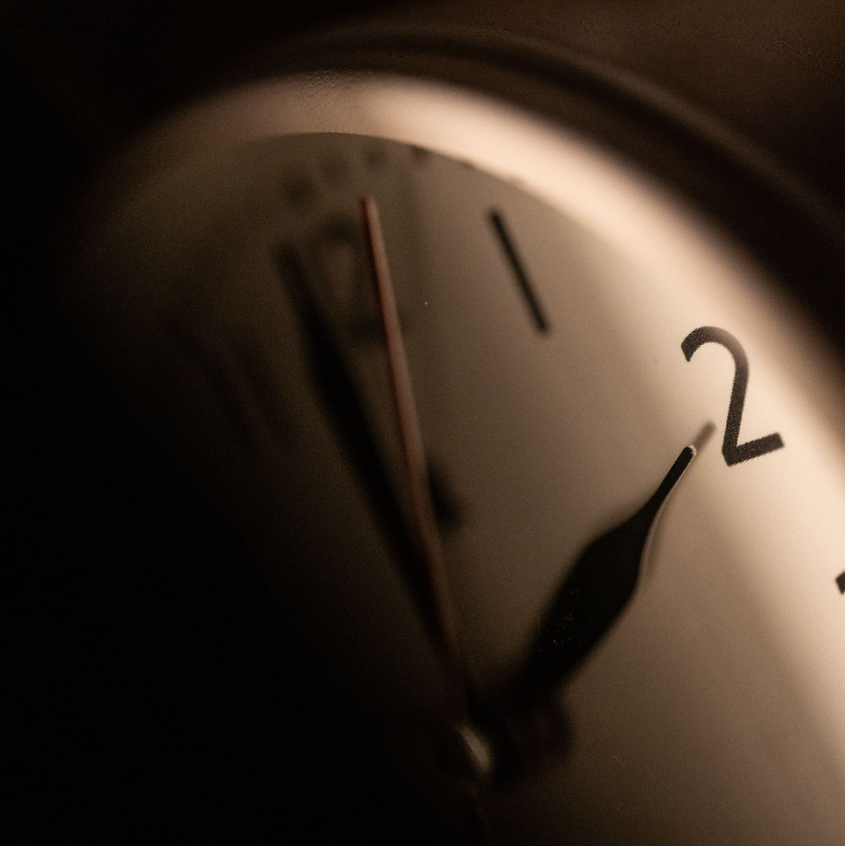 Seit 1996 gilt die Sommerzeit EU-weit und beginnt jeweils am letzten Sonntag im März. (Archivbild) - Foto: Marijan Murat/dpa