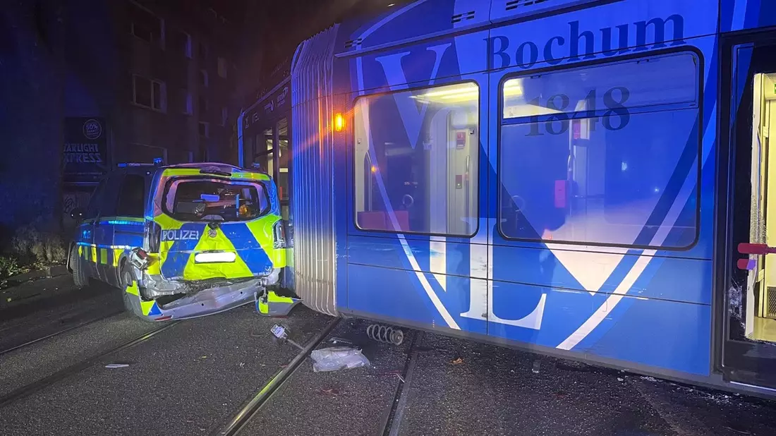 POL-BO: Verkehrsunfall zwischen Straßenbahn und Streifenwagen - Bild: presseportal.de