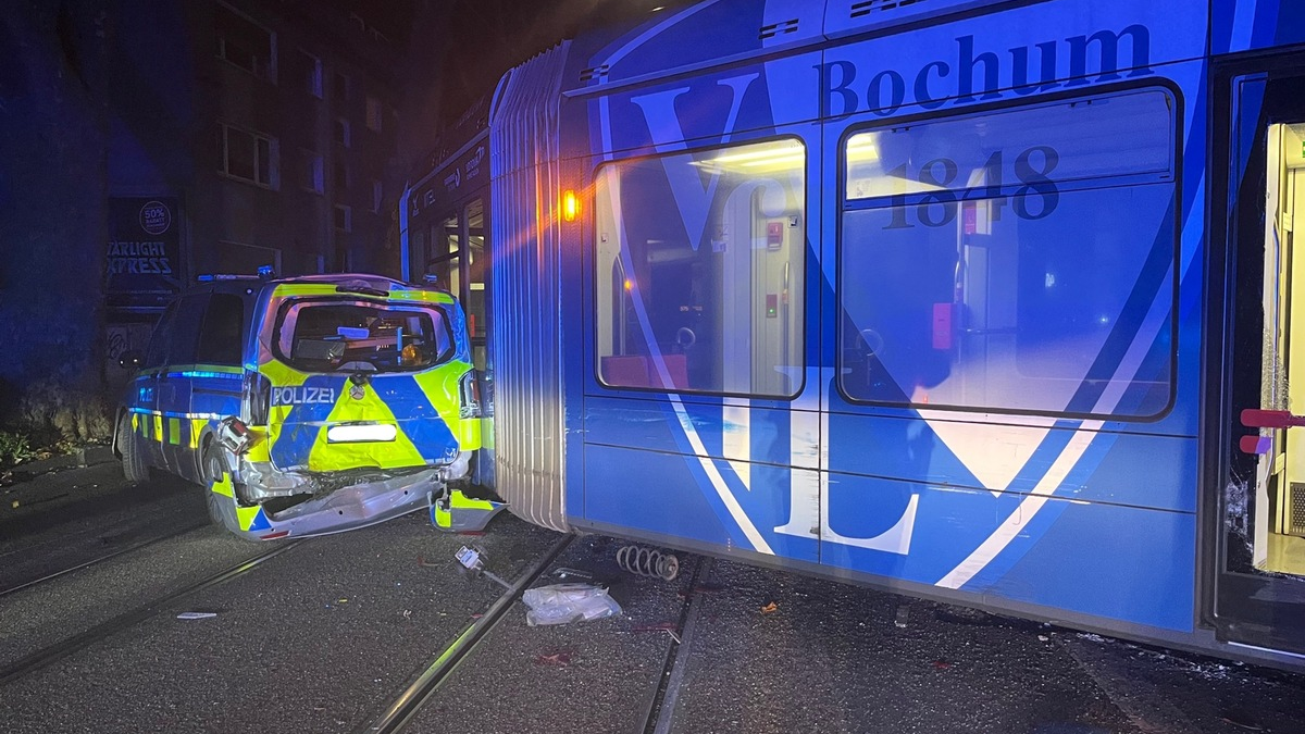POL-BO: Verkehrsunfall zwischen Straßenbahn und Streifenwagen - Foto: presseportal.de