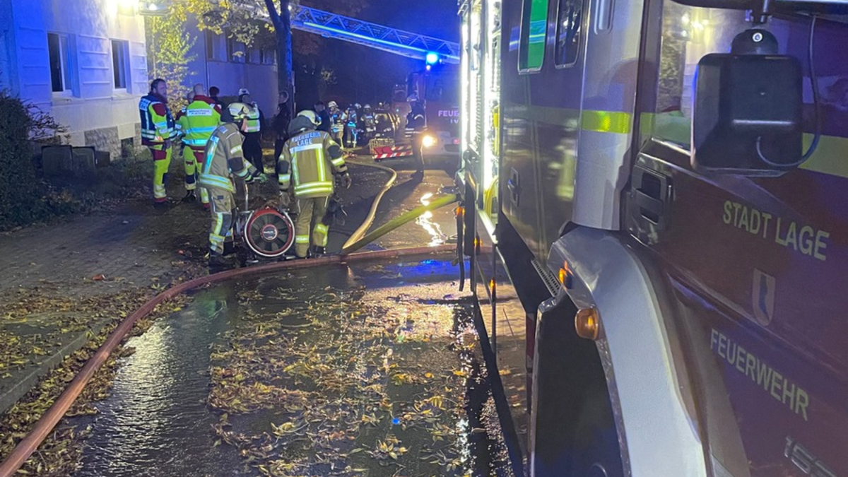 FW Lage: Feuer 3 / Zimmerbrand - 25.10.24 - 23:24 Uhr - Foto: presseportal.de