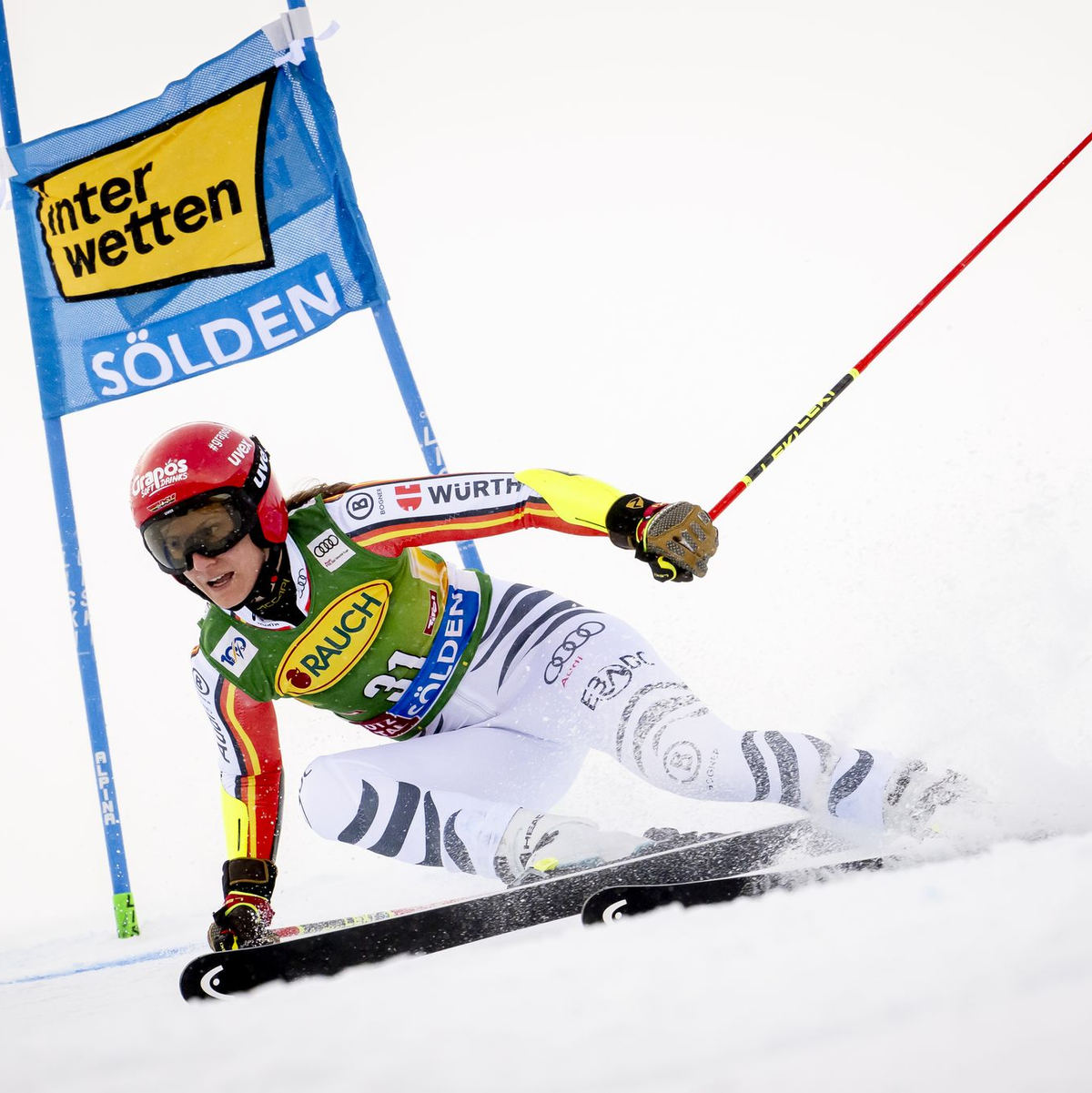 Lena Dürr war beim Riesenslalom auf dem Rettenbachferner beste Deutsche. - Foto: Jean-Christophe Bott/KEYSTONE/dpa