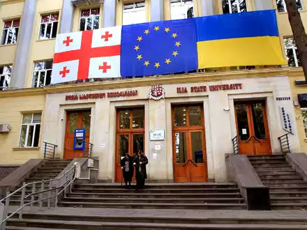 Nach der Parlamentswahl in der Südkaukasusrepublik Georgien gibt es Streit über das vorläufige Ergebnis der Wahlkommission. (Archivbild) - Foto: Shakh Aivazov/AP/dpa