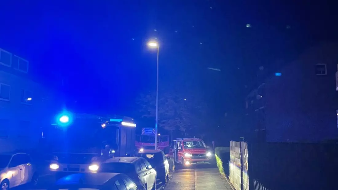 FW Dinslaken: Feuer mit Menschenleben in Gefahr - Bild: presseportal.de