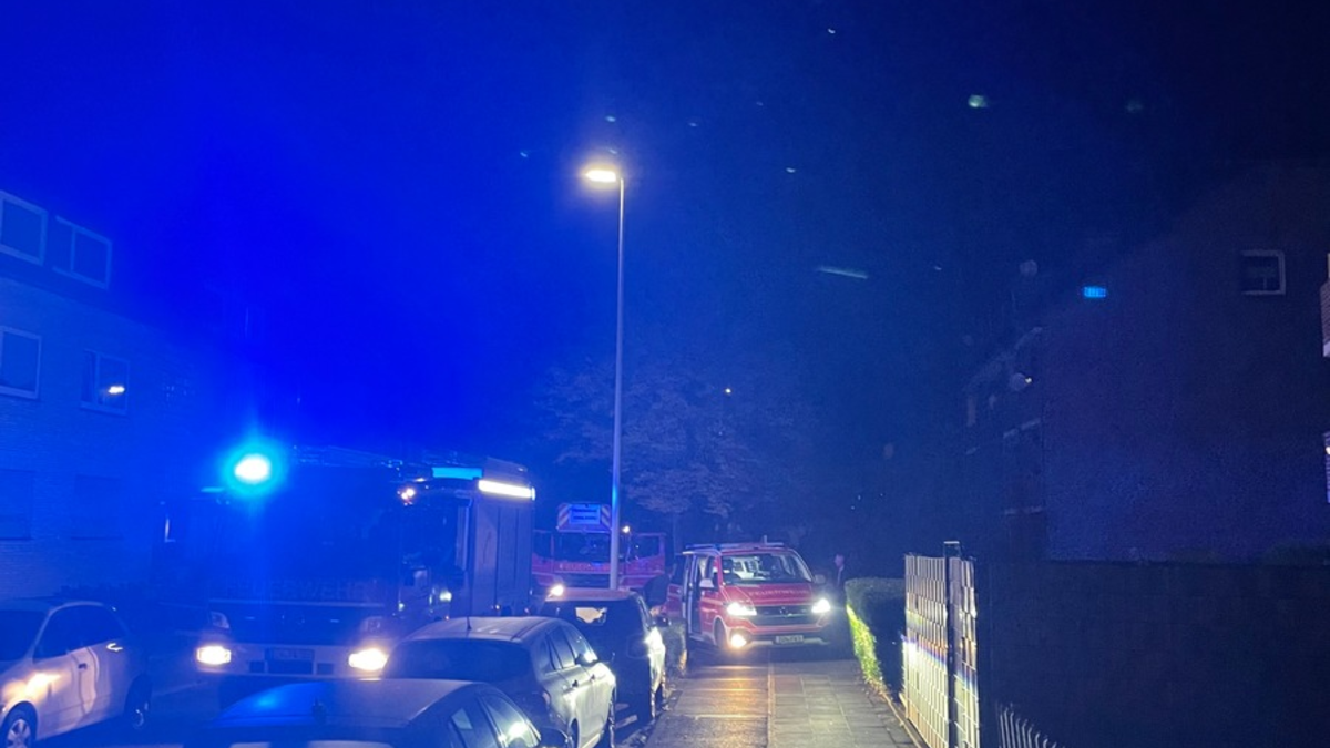 FW Dinslaken: Feuer mit Menschenleben in Gefahr - Foto: presseportal.de