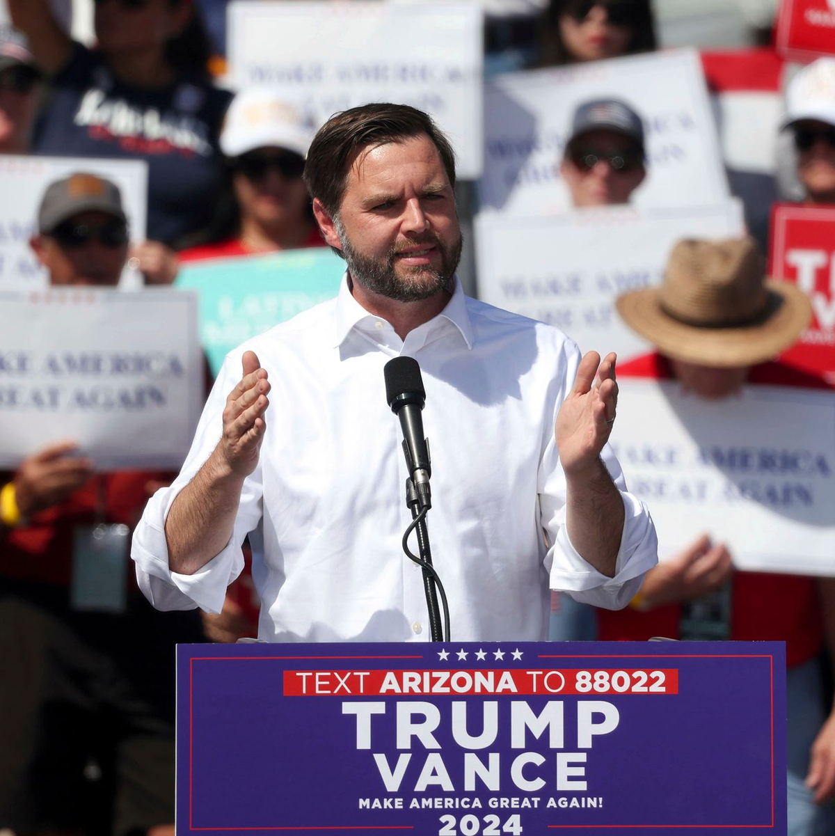 J.D. Vance wirbt in Tuscon im Swing State Arizona um Stimmen von Latinos. (Archivbild) - Foto: Grace Trejo/Arizona Daily Star/AP/dpa