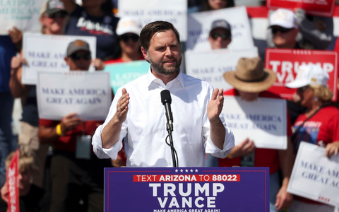 J.D. Vance wirbt in Tuscon im Swing State Arizona um Stimmen von Latinos. (Archivbild) - Foto: Grace Trejo/Arizona Daily Star/AP/dpa