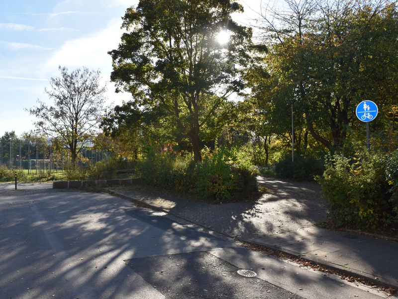 POL-HM: Beteiligter und Zeugen zu einer Unfallflucht zwischen einem Radfahrer und Fußgängerin gesucht - Foto: presseportal.de